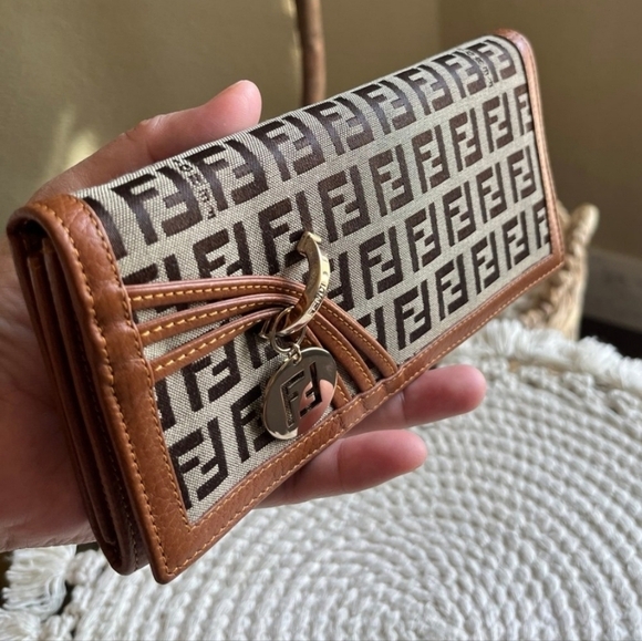🔹️Fendi🔹️ Zucca Long brown canvas and leather -trimmed long Wallet ✨️ - Picture 1 of 10